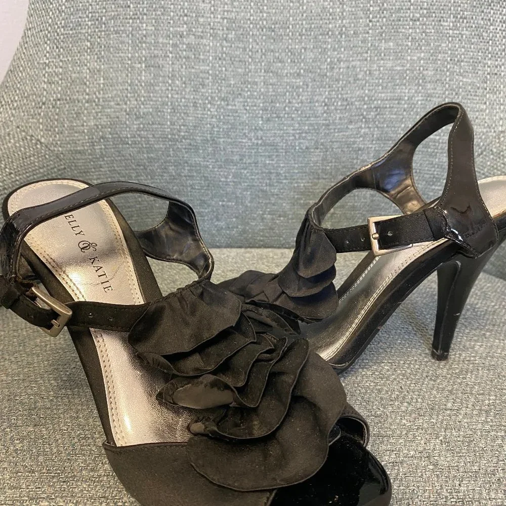 Kelly & Katie Ruffled Heels - Picture 3 of 5